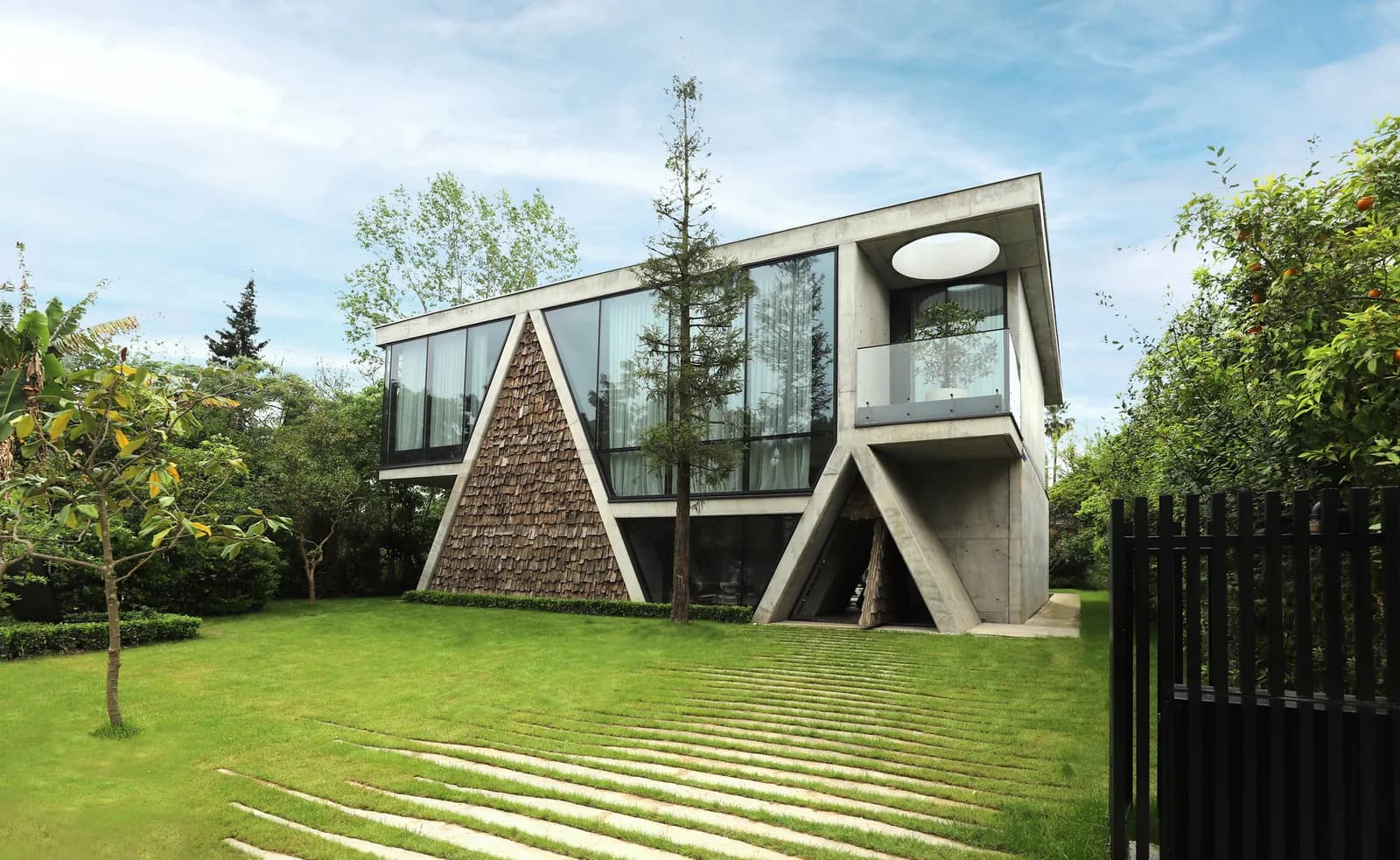The Gable Villa، رویان — نمای بیرونی